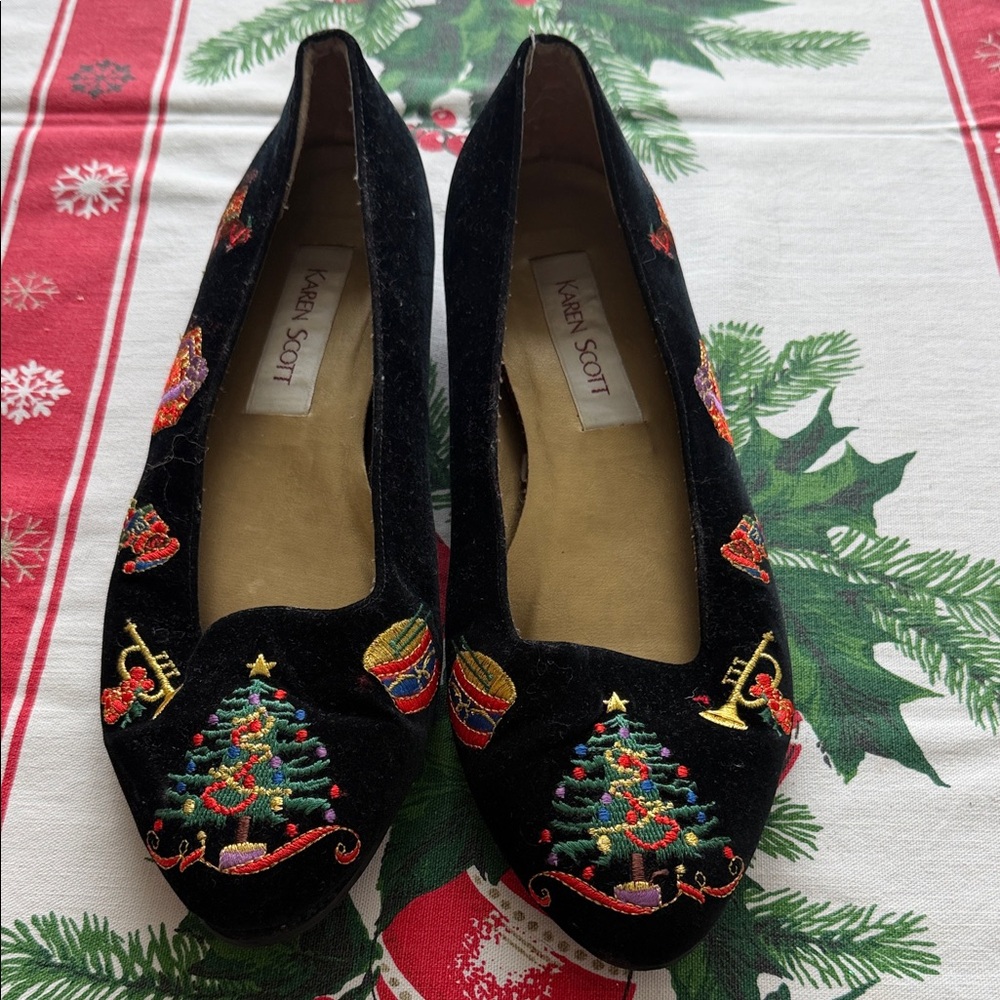 Karen Scott Black Festive Embroidered Flats